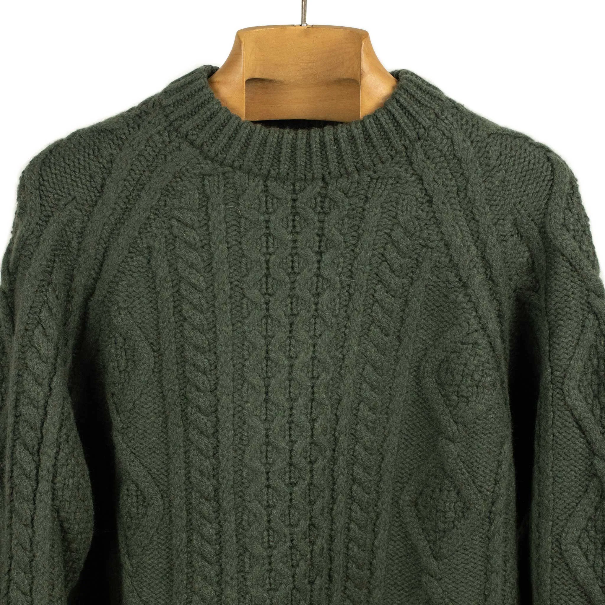 Cabled raglan sleeve crewneck in Green wool and cashmere