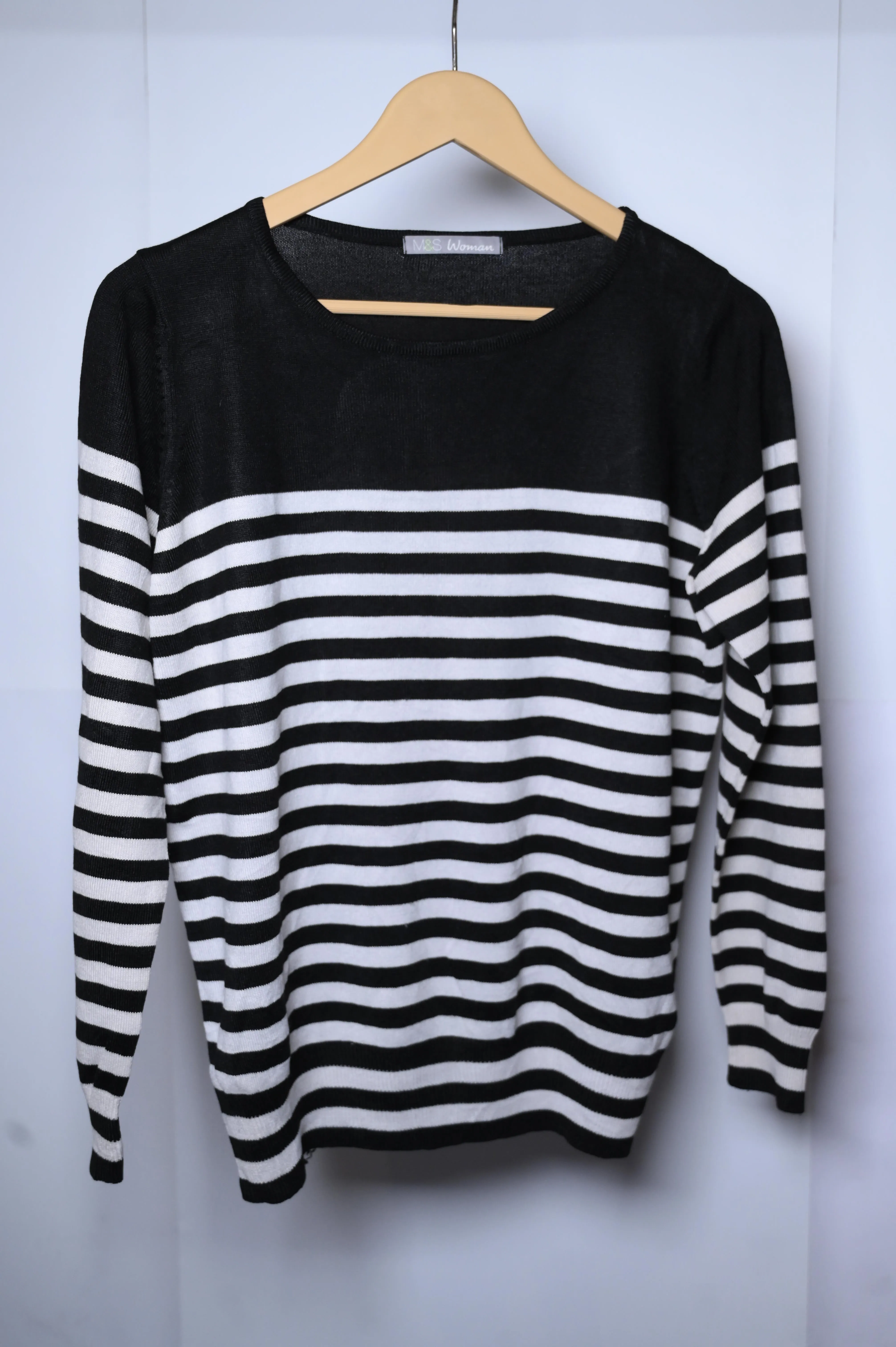 M&S Black and White Sweatshirt - Medium