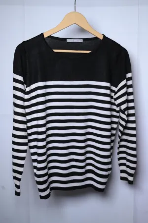 M&S Black and White Sweatshirt - Medium