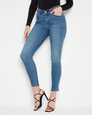 Modern Low Rise Medium Wash Skinny Jeans in Medium Wash