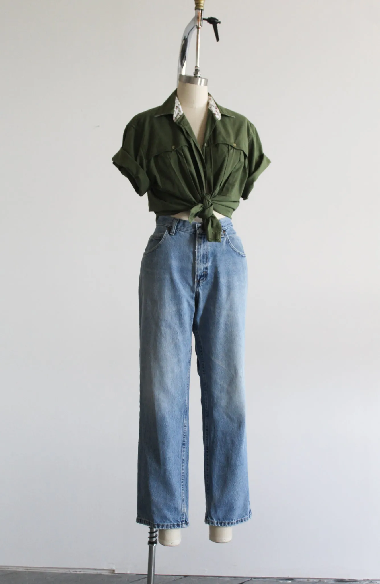 relaxed mom jeans